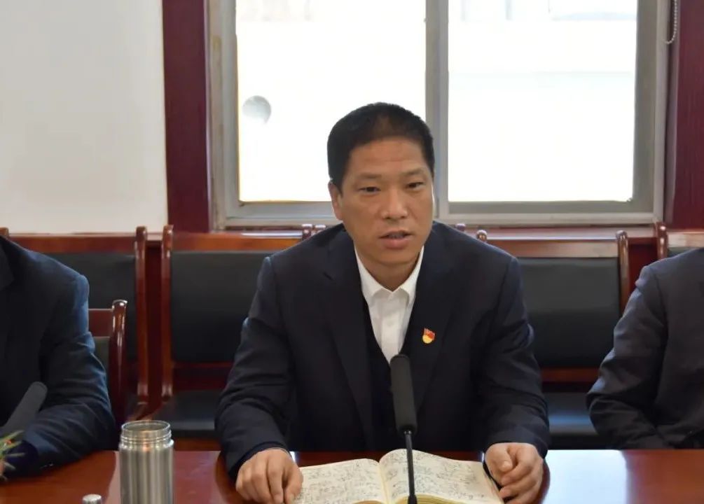 龍鋼集團黨委理論學(xué)習(xí)中心組舉行2022年第3次集體學(xué)習(xí)