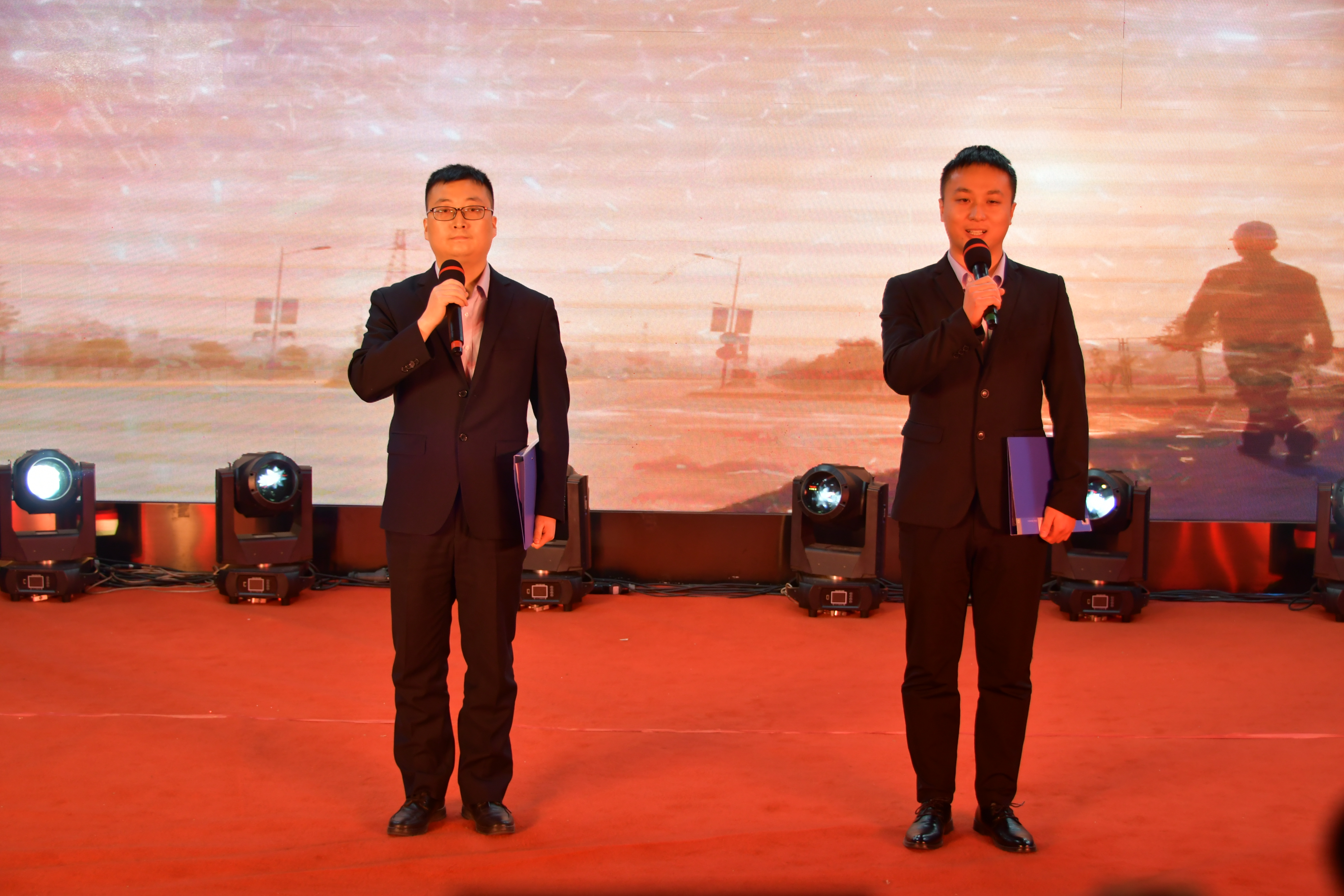 砥礪奮進(jìn)守初心 青春激揚(yáng)新征程——陜鋼集團(tuán)首屆職工文化藝術(shù)節(jié)圓滿閉幕