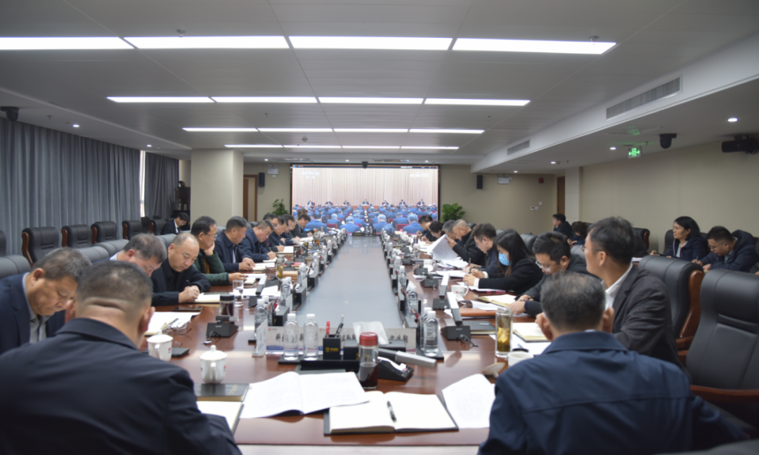 陜鋼集團(tuán)黨委理論學(xué)習(xí)中心組學(xué)習(xí)中央經(jīng)濟(jì)工作會議精神、陜西省委十四屆五次全會暨省委經(jīng)濟(jì)工作會議精神