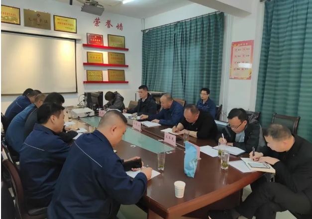 杜東興對龍鋼集團公司安全環(huán)保工作進行檢查指導(dǎo)