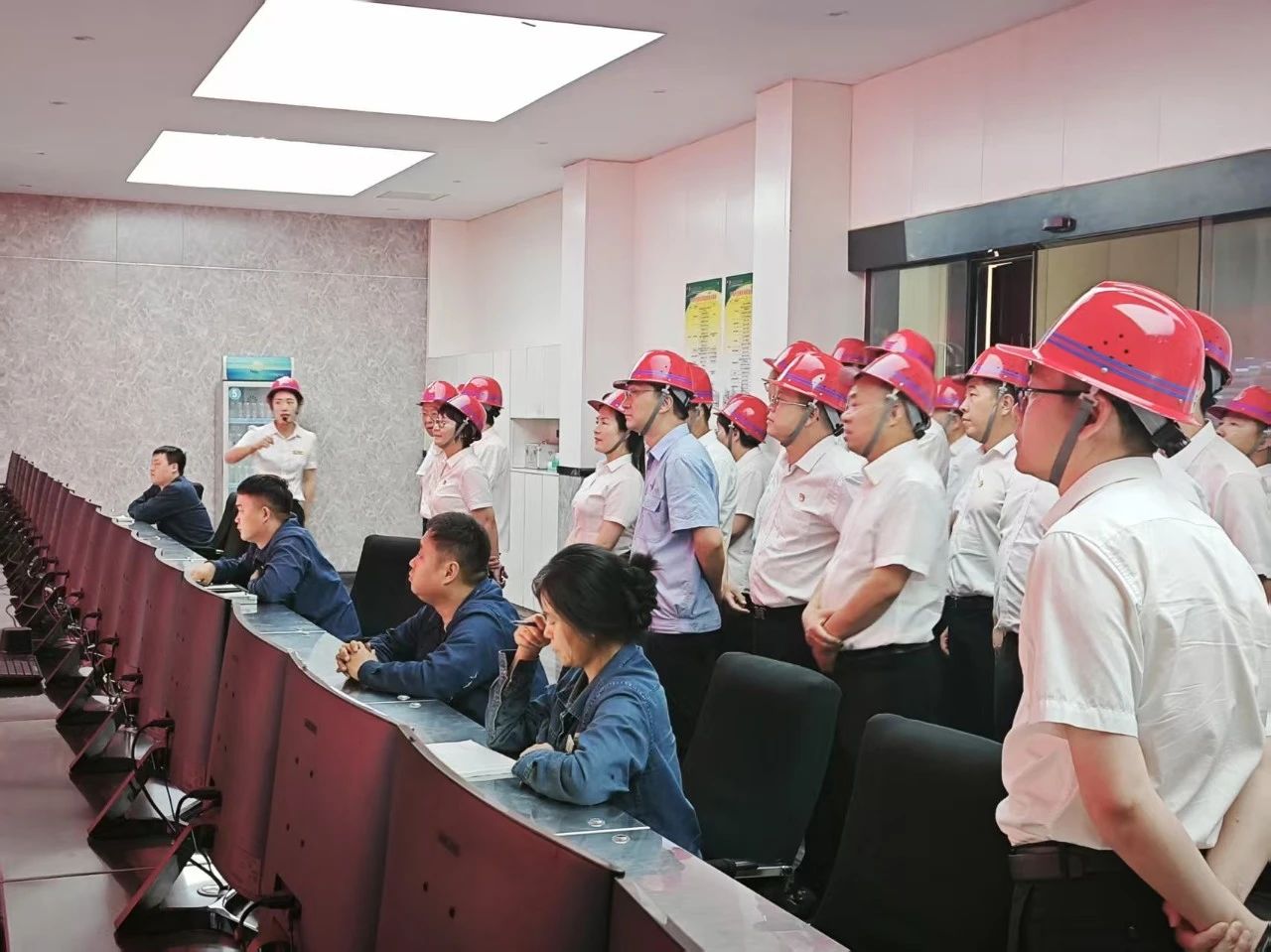 高溫熔爐煉精鋼 警示教育鑄廉心—龍鋼集團2025年警示教育活動側(cè)記