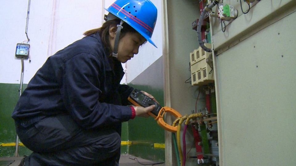 巾幗能手花“木蘭”---記龍鋼集團華富新能源公司巾幗能手穆蘭