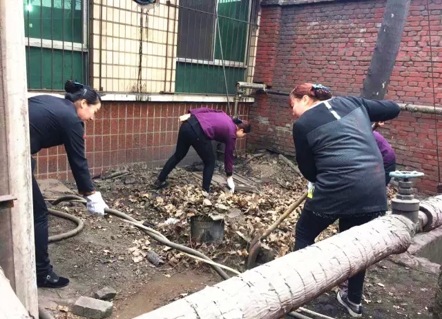 綜合服務(wù)公司憩園賓館積極組織員工開展義務(wù)勞動