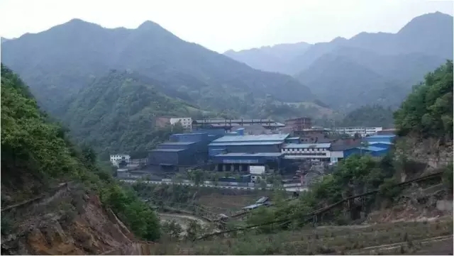 礦山這十年，風雨兼程