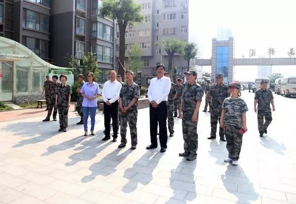 省人防宣傳教育“雙百工程”現(xiàn)場(chǎng)會(huì)在綜合服務(wù)公司禹錦園小區(qū)召開(kāi)
