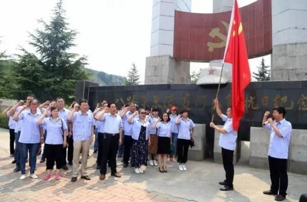 綜合服務公司喜迎“七一”參觀紅色革命基地