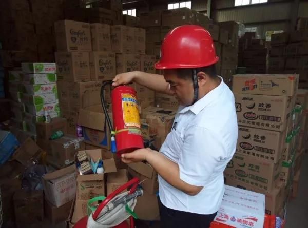 龍鋼集團(tuán)檢查基層單位春檢、安全管理工作