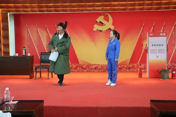 一封家書寄深情 千言萬語說安全——龍鋼集團(tuán)公司組織開展“安全家書巡回誦讀”活動(dòng) 一封家書寄深情 千言萬語說安全——龍鋼集團(tuán)公司組織開展“安全家書巡回誦讀”活動(dòng)