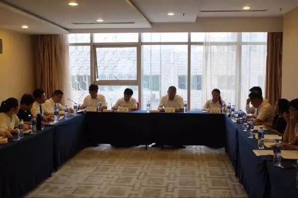 唐鑫到酒店管理公司開展“不忘初心、牢記使命”主題教育專題調(diào)研并講黨課