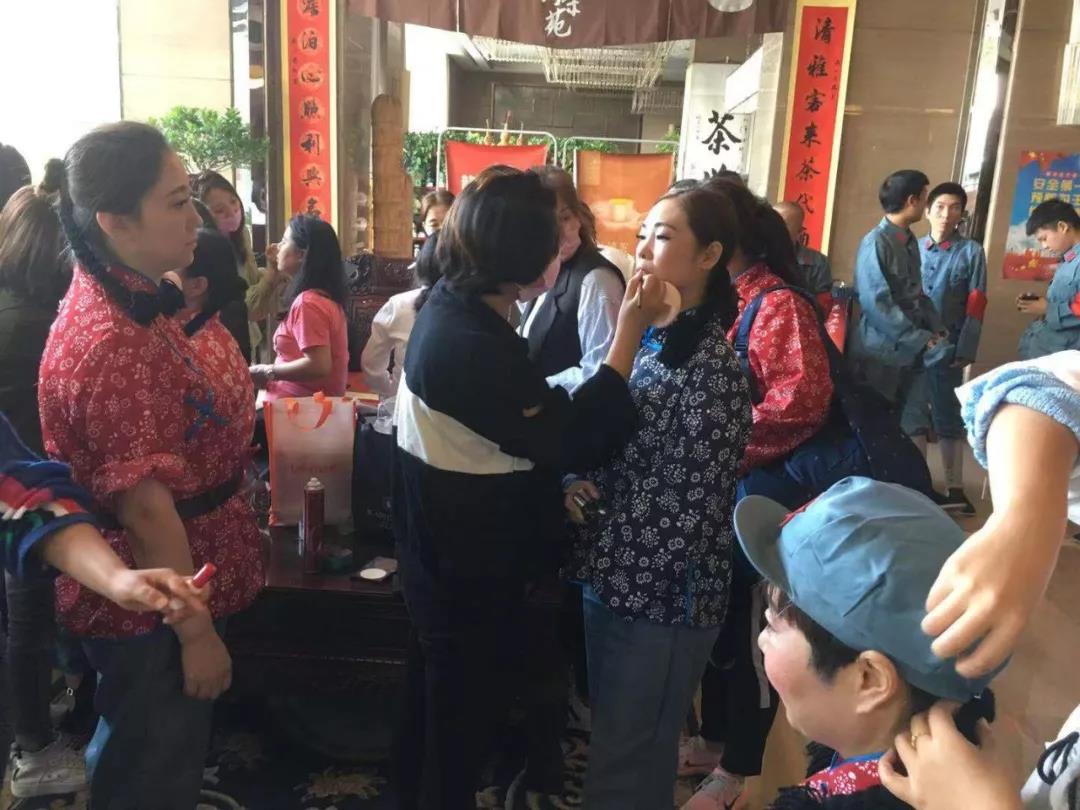嘹亮的頌歌　深情的祝?！堜摷瘓F(tuán)百人合唱節(jié)目側(cè)記