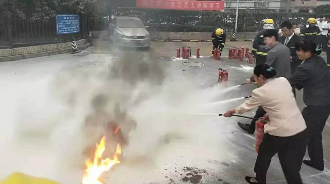 加強(qiáng)消防演練 提高安全意識(shí)——禹龍國際酒店開展119消防演練活動(dòng)