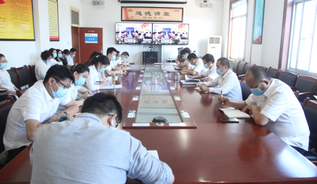 龍鋼集團(tuán)組織開展黨支部書記及入黨積極分子培訓(xùn)