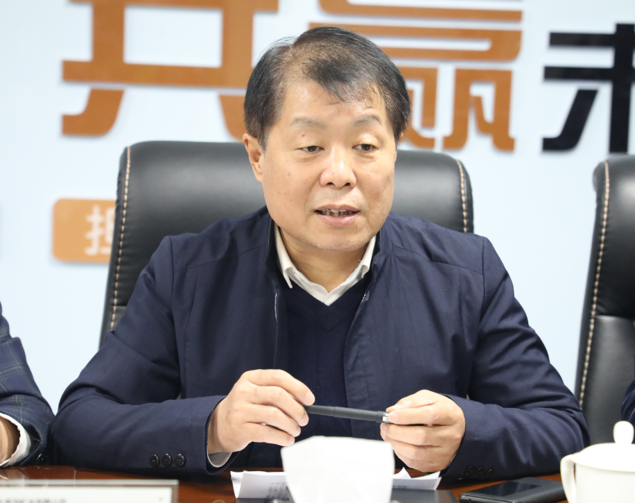 楊海峰到大西溝礦業(yè)公司調(diào)研指導(dǎo)菱鐵礦開(kāi)發(fā)工作