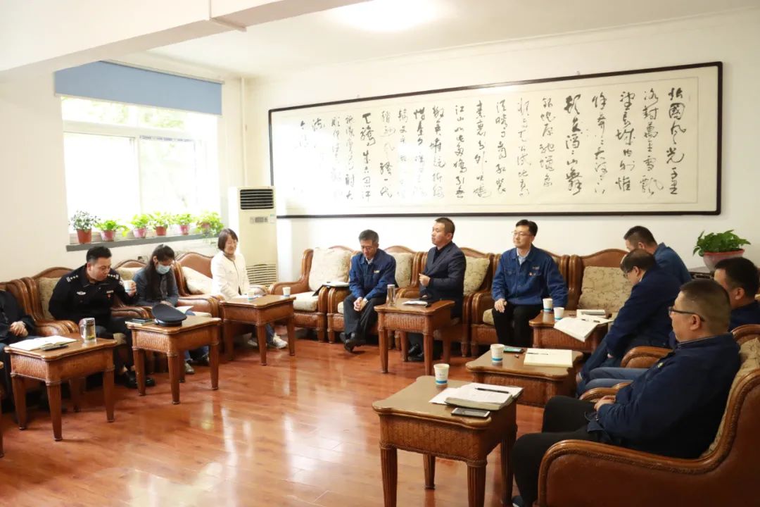 西鋼紅光公司開(kāi)展黨委書(shū)記接待日活動(dòng)