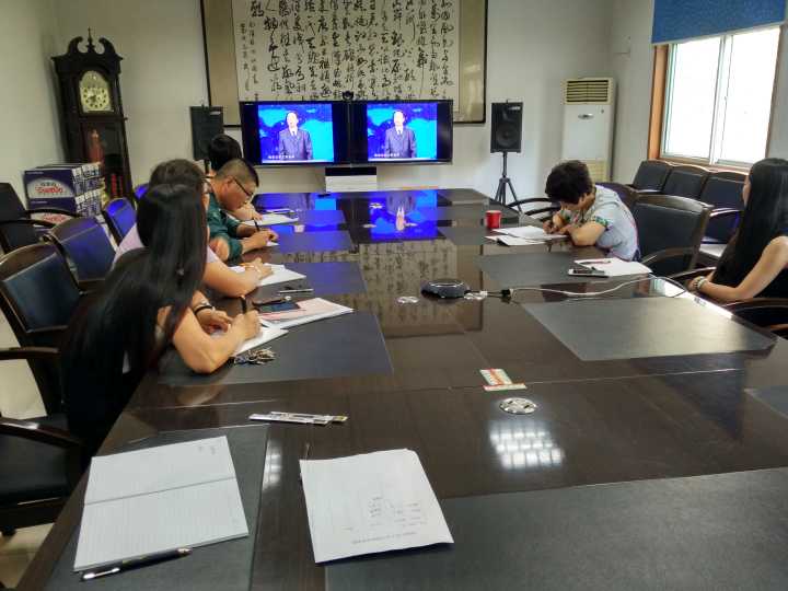 龍鋼集團開展班組長和工會干部培訓